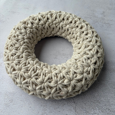 Nagy horgolt koszorú jázmin mintával (aranyszálas ekrü) - Image 2